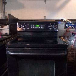 Kenmore Black Glass Top Range (Stove/Oven) - Can Deliver 
