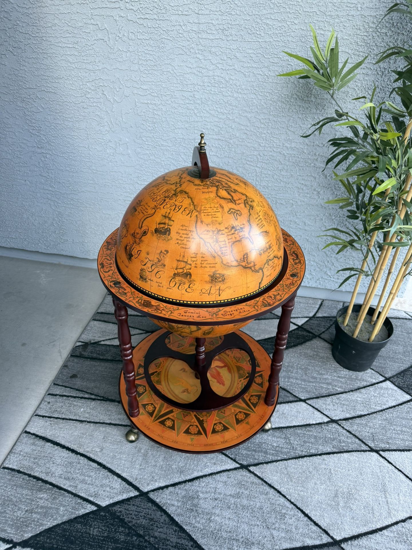 Vintage-Style Globe Bar Cart – Hidden Mini Bar