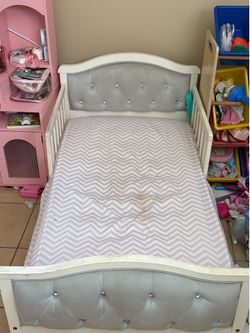 Toddler bed