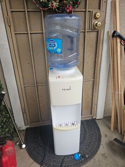 Water Dispenser Hot And Cold Water work good come with 5 gallons Water Bottle