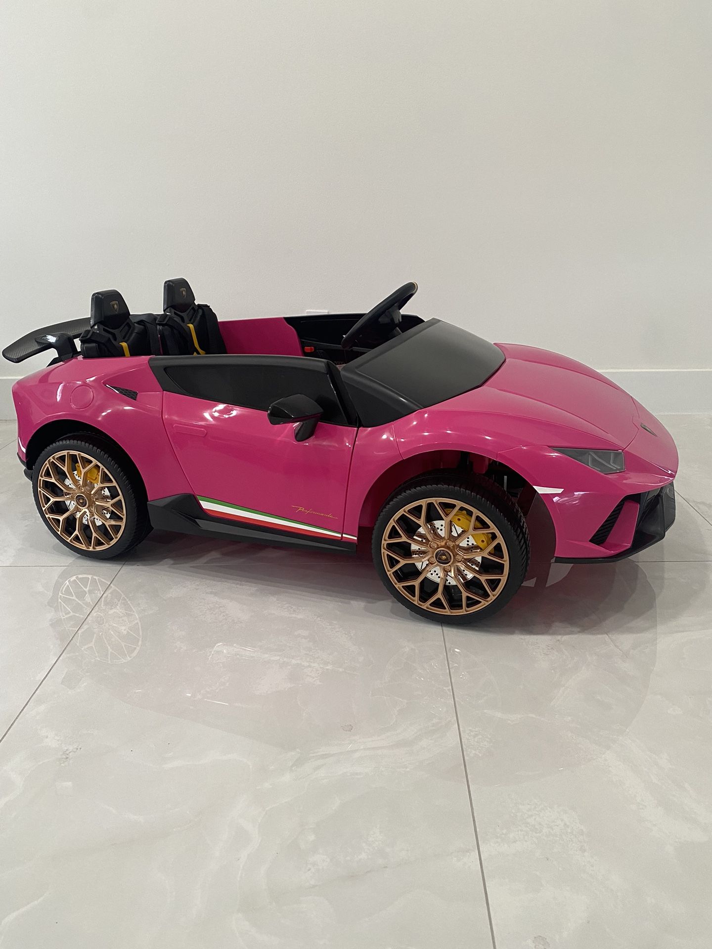 New Lamborghini Huracan Performante spyder kids power wheels ride