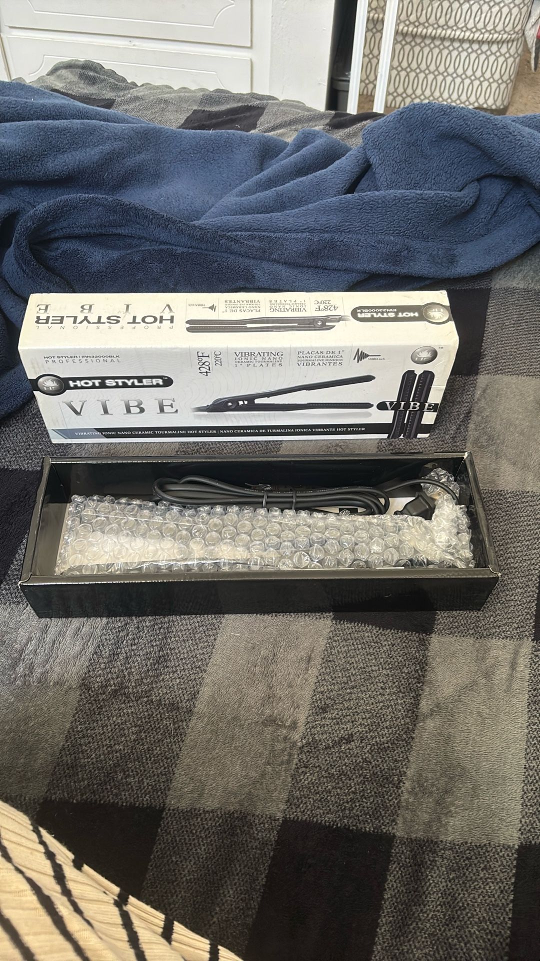 Vibe Hair Straightener New In Box