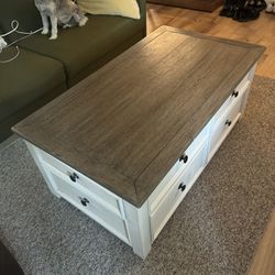 Lift-top Coffee Table