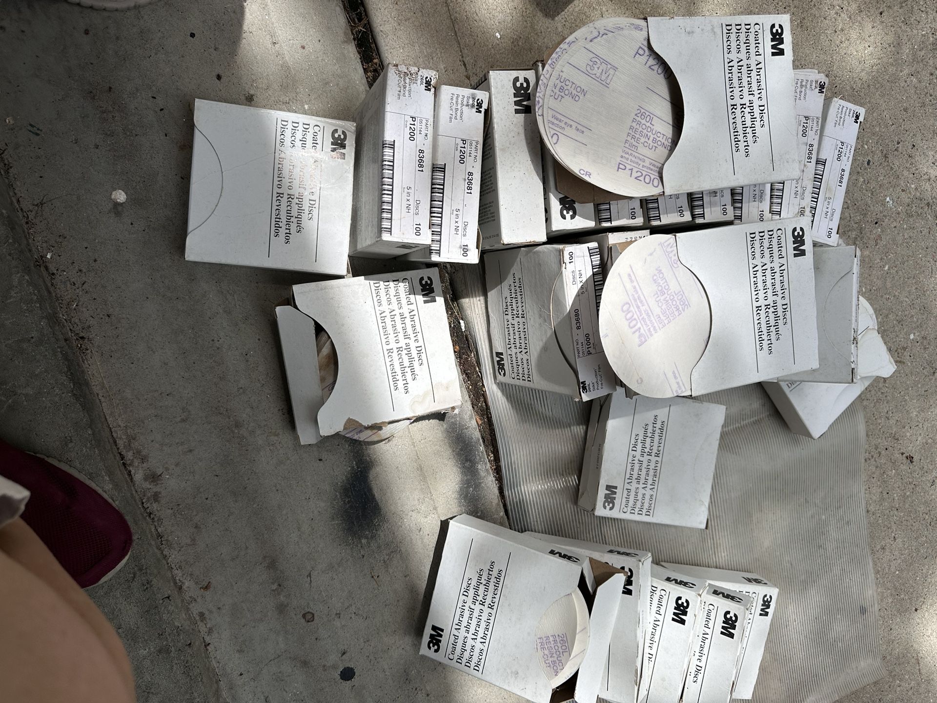 3M Hookit Finishing Film Abrasive 260L Disc P1200, P1000, P800, P600 100 discs per carton