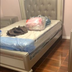 Silver Champagne Tufted Glam Bedroom Set – 4 Pieces