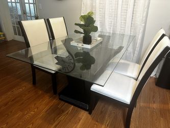 Glass Top Dining table ( Reduced price ! )