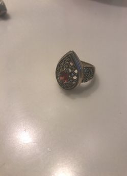 Maroon Ring with Small diamonds