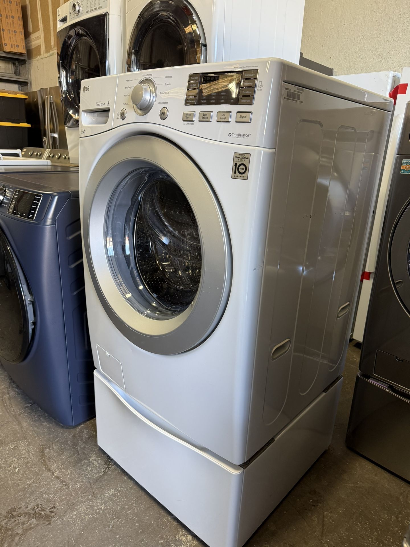 LG 4.5 Capacity Washer & Pedestal