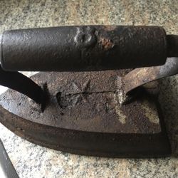 Antique Clothes Iron Cast Iron Construction 