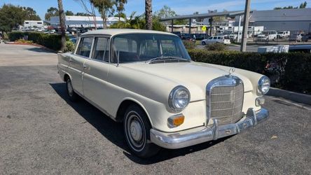 1967 Mercedes 200