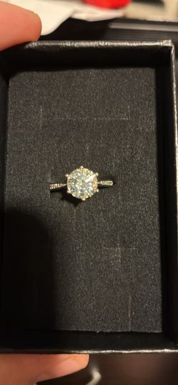 Moissanite ring size 6