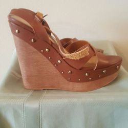 Chinese Laundry Wedges