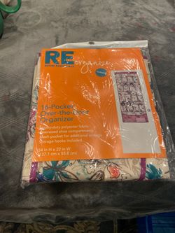 SHOE ORGANIZER HANGS OVER THE DOOR. HOLDS 8 PAIR OF DHOES. INCLUDES STORAGE HOOKS.