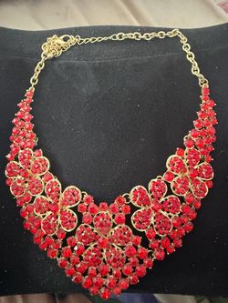 Collar y aretes