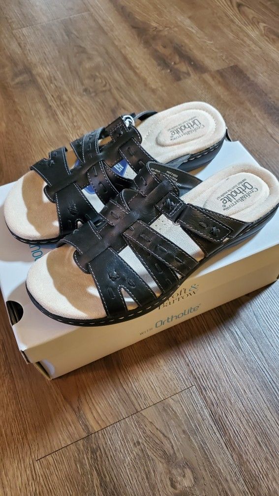 Brand New Womens Sandals Size 8M