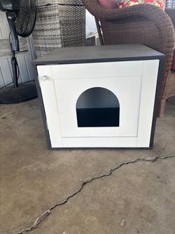 Cat box sleeping/litter box