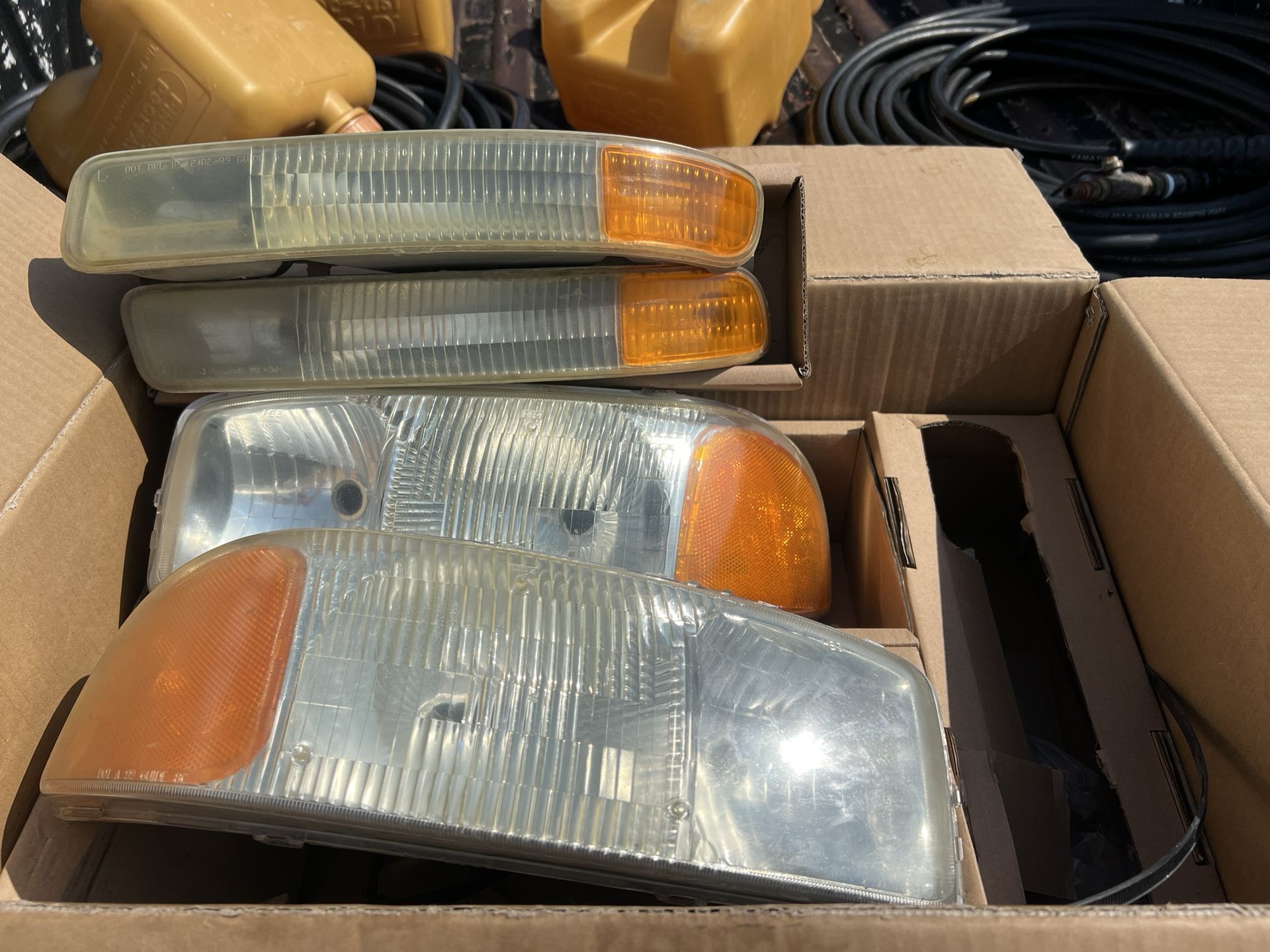 2006 GMC Sierra Headlights And Signals