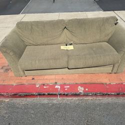 Free Couch With Pull Out Bed