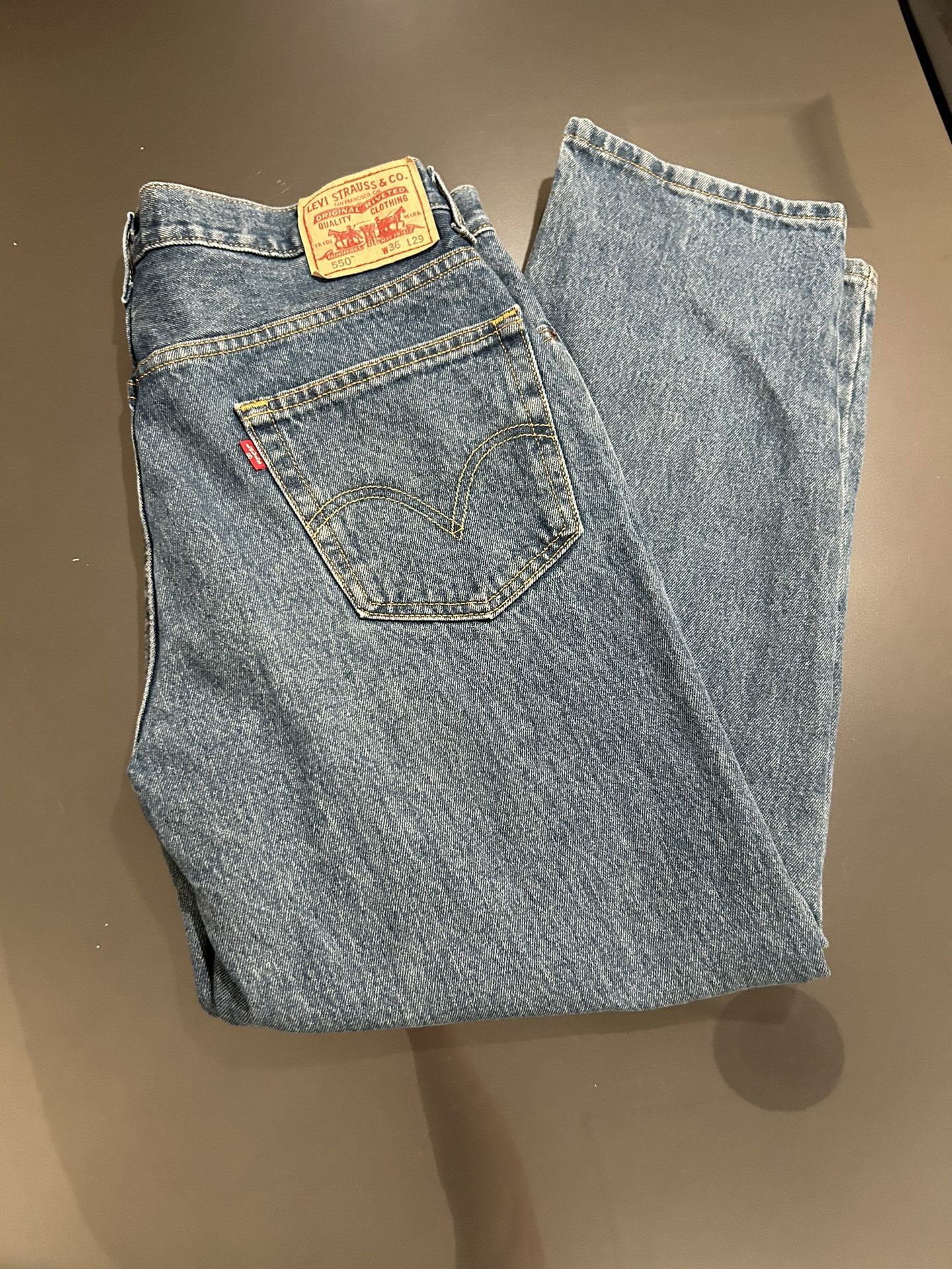 Men’s Levis 550 Relaxed Fit, W36 L29, Used, jeans, pants, bottoms, work pants