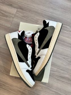 Size 13 men jordan 1 low