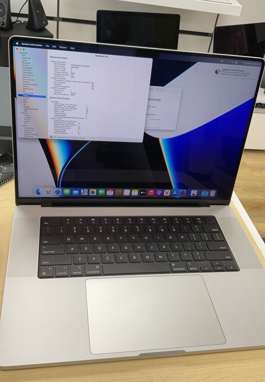 MacBook Pro 16” M1 Pro 16GB RAM 512GB LIKE NEW 5 Cycle Count Battery 100% Health EXCELLENT