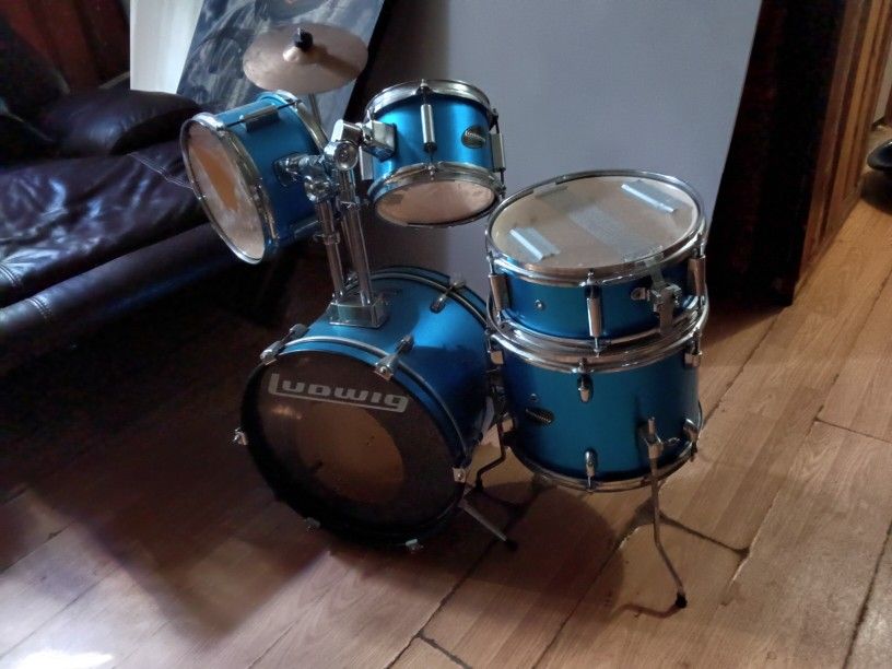 Real Junior Set Of Ludwig Drums