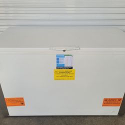 Summit 14.1cu Ft Commercial Chest Freezer Garage Ready Manual Defrost 