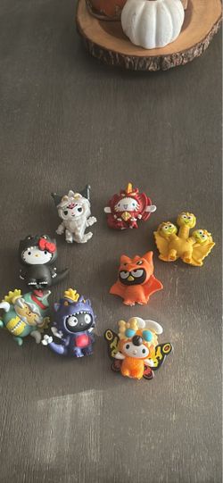 Hello kitty figures