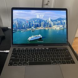 MacBook Pro 2018 13"| i5 | 500GB | 8GB | Everything works