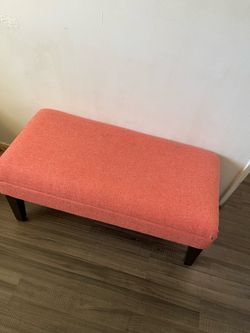 Storage Ottoman Excellent Condishon Pick Up Raseda and vanowen