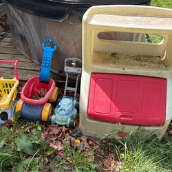 Outdoor toys and toy box