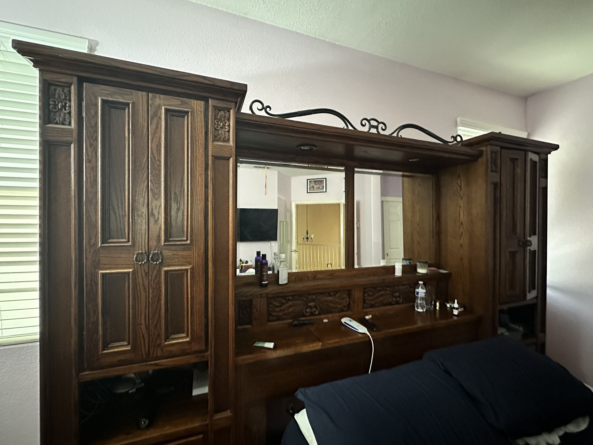 Bed Headboard + Storage. Size Queen