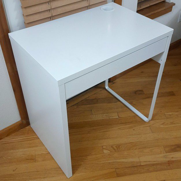 White Ikea Micke desk