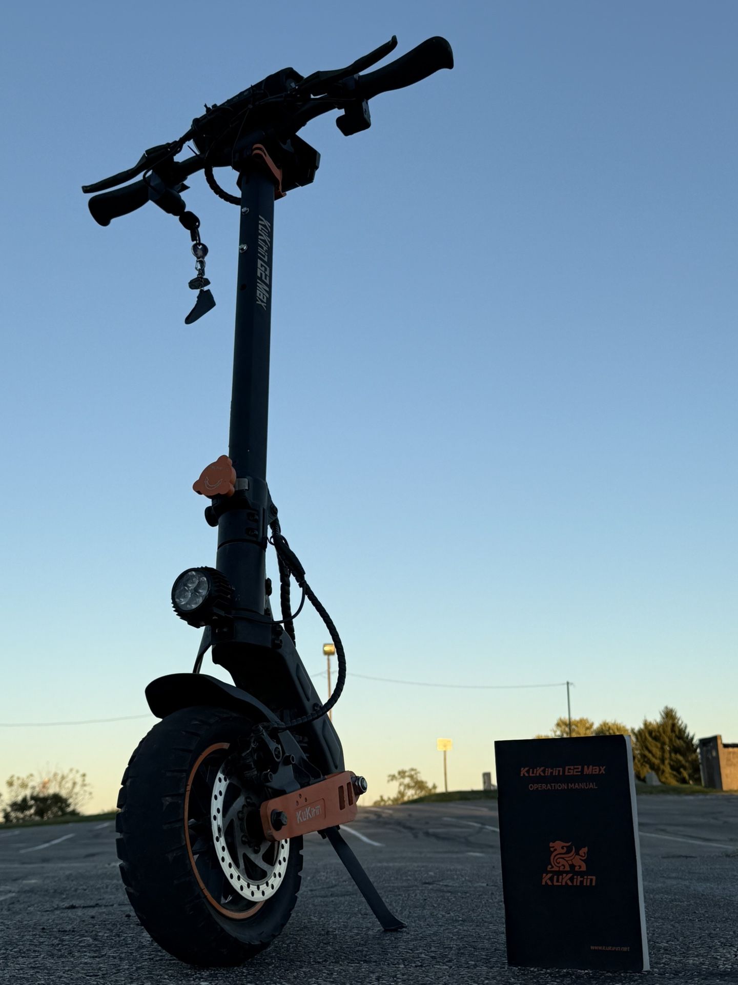 Electric Scooter Kukrin G2 MAX Refurbished/ 37 MPH / 50 Mile Range