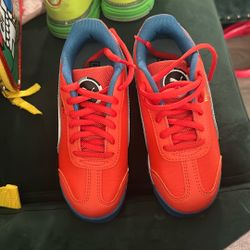 Puma Rova Preschool Size 11c (NEVER WORN)