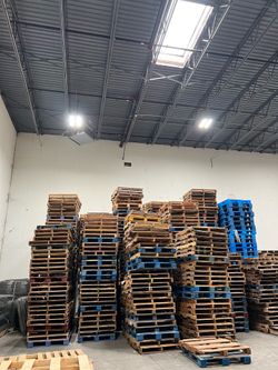 Selling pallets Selling pallets