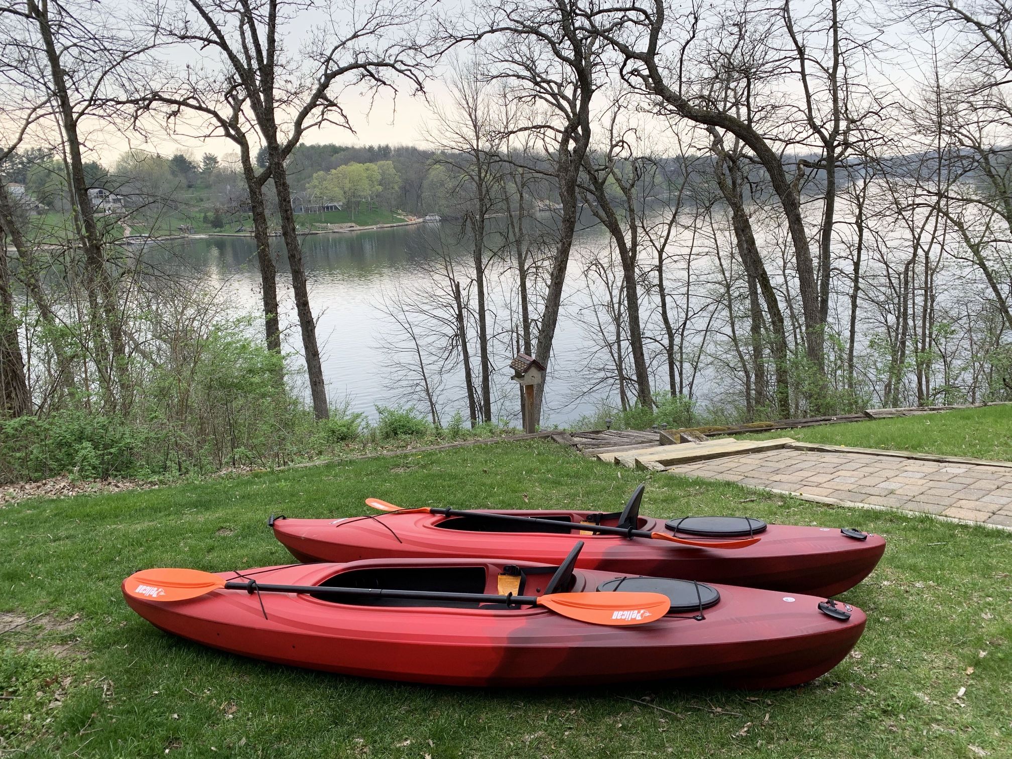Pair of Lifetime 10' Cruze 100 Sit-In Kayak - Red with Paddles