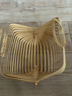 Vtg Bamboo Handbag / Basket
