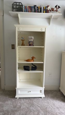 Off white children’s room bookcase