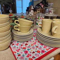 24 piece of dish wear in good fair condition Used  Pick UP ONLY serious buyers please Madera CA
