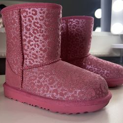 UGG CLASSIC II GLITTER LEOPARD PINK BOOTS