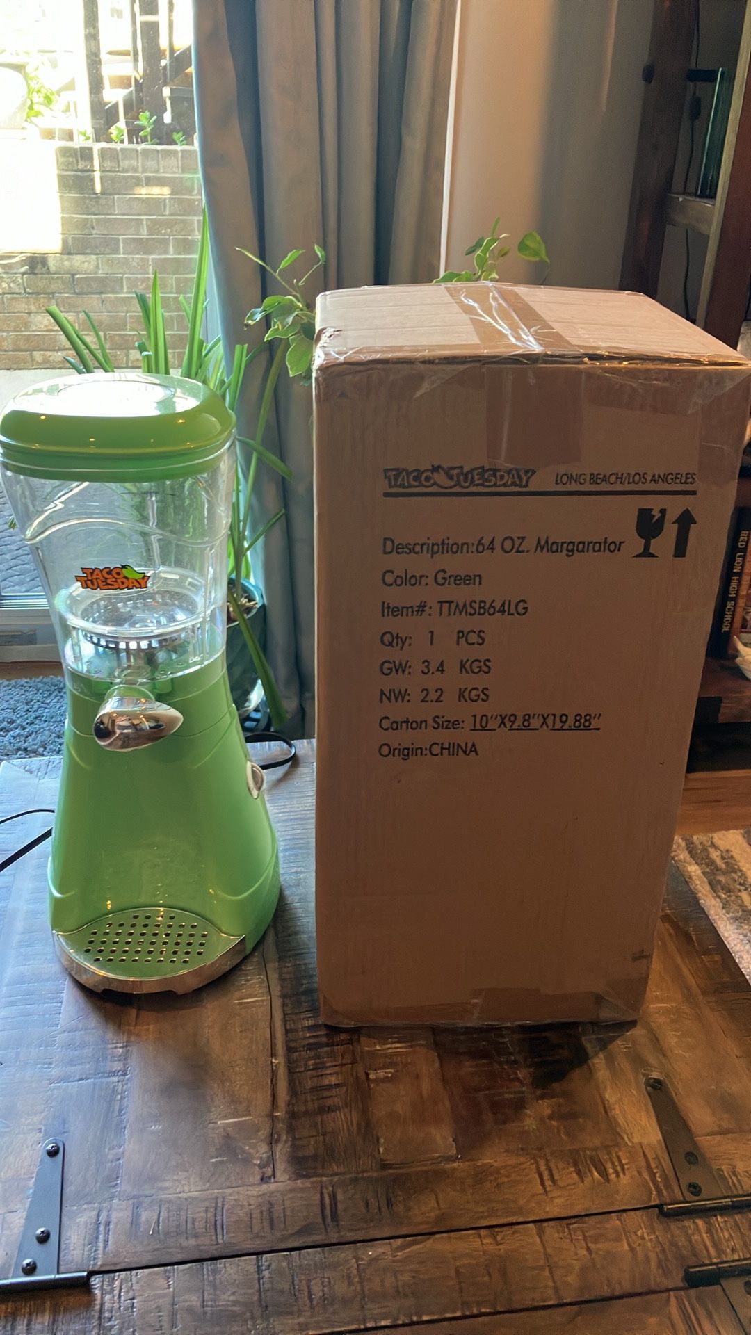 NIB Nostalgia Taco Tuesday 64 Oz Frozen Slushi / Margarita Maker