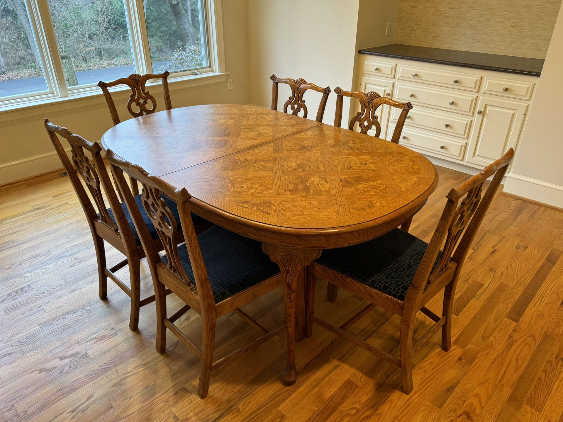 Vintage Dining Table w/ 6 Chairs & 2 Leafs - VG Cond. - Marietta, Pa Pick Up