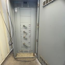 Switchboard Type 220 V 800 A Panel