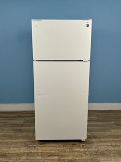 GE - 16.6 cu. ft. Top Freezer Refrigerator in White