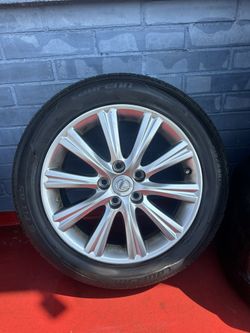 Lexus Wheel + Tire Size 17