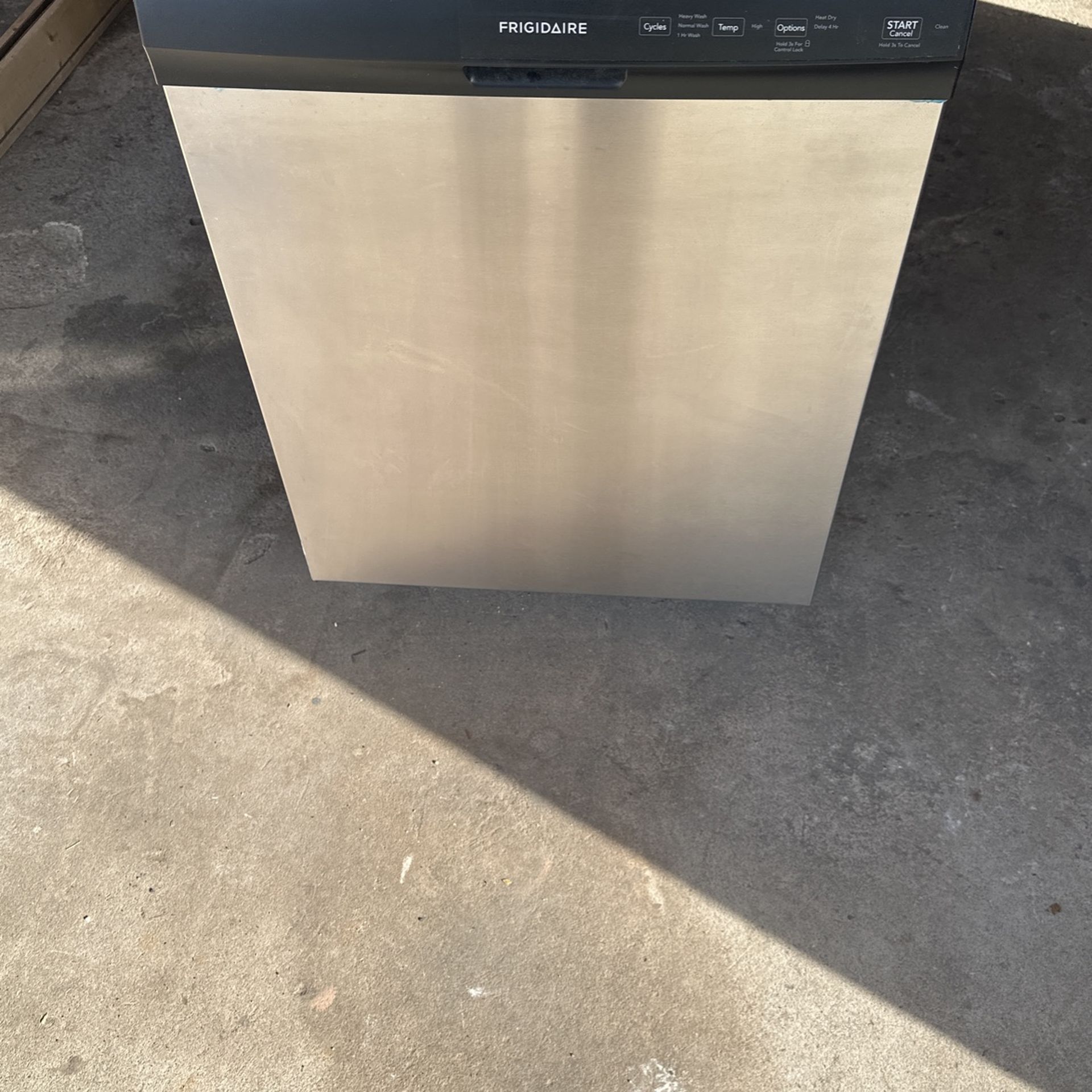 Frigidaire Dish Washer