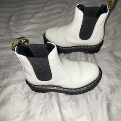 Women’s Sz 4 Dr Martens 