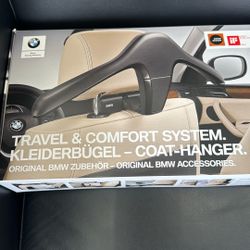 Travel & Comfort Hanger