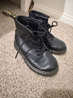 Toddler girls Dr.Marten  black boots size 9
